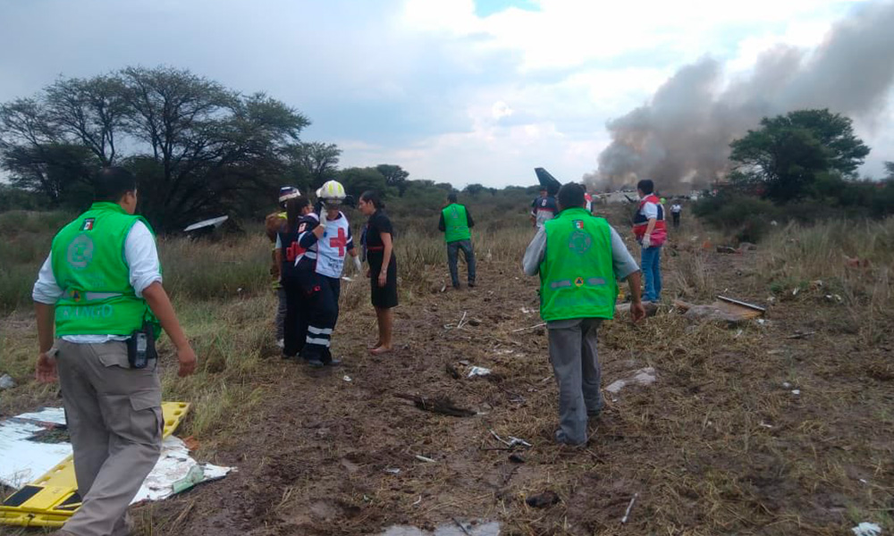 Inicia remoción de restos del avión 