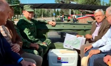 Recorre AMLO Santa Lucía por aeropuerto