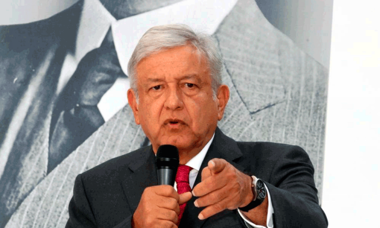 Descarta López Obrador cambios a bancos en 3 años