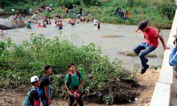 Entra cuarta caravana migrante a México