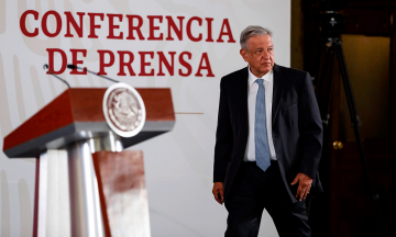 L&oacute;pez Obrador celebra aprobaci&oacute;n de nueva reforma educativa