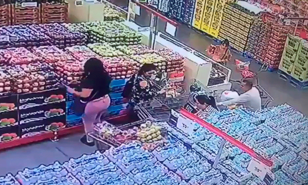 Captan Técnica De Robo De Carteristas En Supermercado 3132