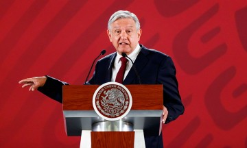 AMLO dice a oposici&oacute;n que transformar&aacute; el pa&iacute;s y no ser&aacute; un florero