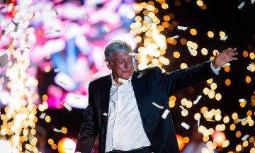 La ola electoral de L&oacute;pez Obrador llega con fuerza a Puebla y Baja California