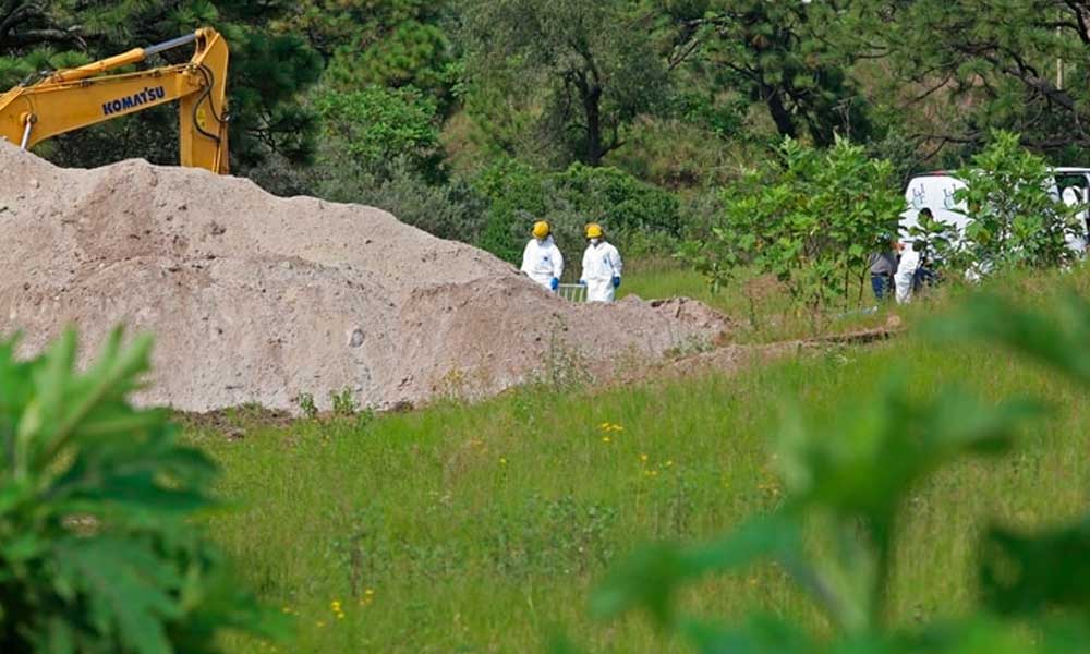 Suman 44 cuerpos encontrados en fosa clandestina de Jalisco; el número aumentará          