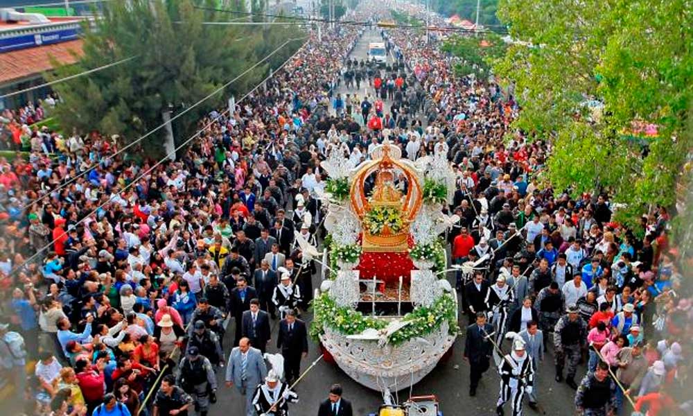 Marchan 1.8 millones de fieles por Virgen de Zapopan