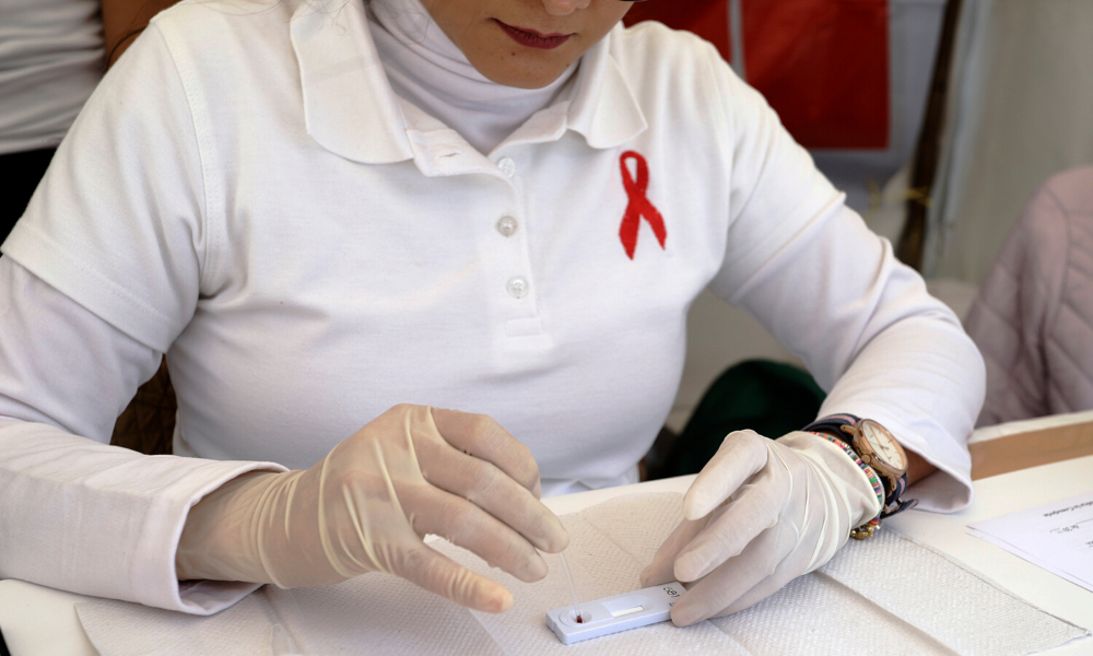 Cambiará IMSS esquema de tratamiento para personas con VIH