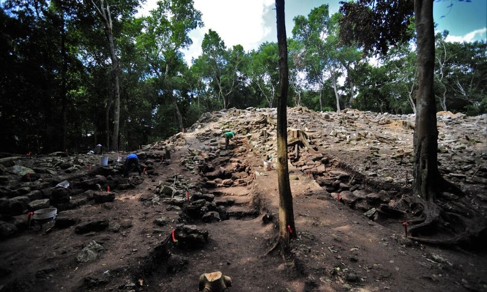 Descubren un palacio maya en Kulubá
