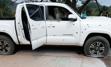 Balean camioneta de Heriberto Ramirez, ex edil de San Miguel Soyaltepec