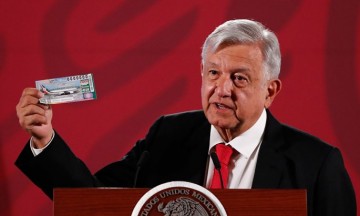 Por paro nacional de mujeres, AMLO aplaza venta de boletos 