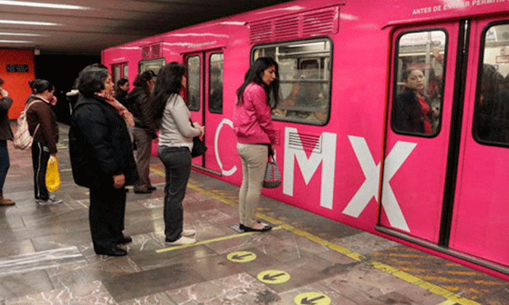 Baja 40% afluencia de mujeres en Metro por paro 