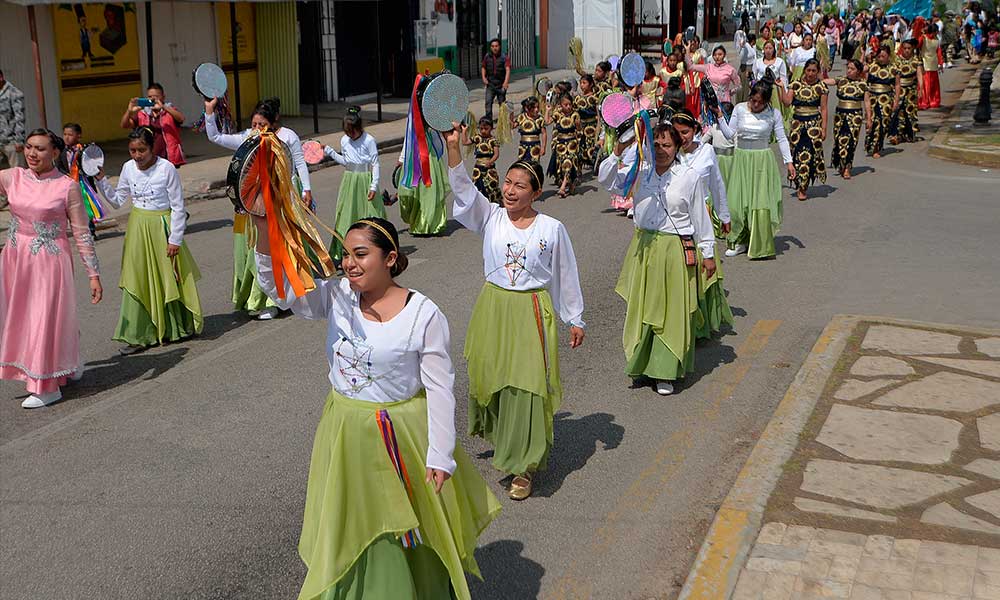 En Chiapas desafían pandemia; realizan procesión de Semana Santa
