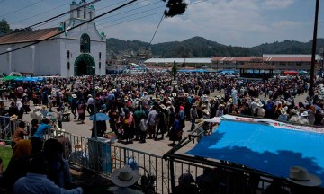 Comunidad tzotzil realiza viernes santo sin importar la pandemia
