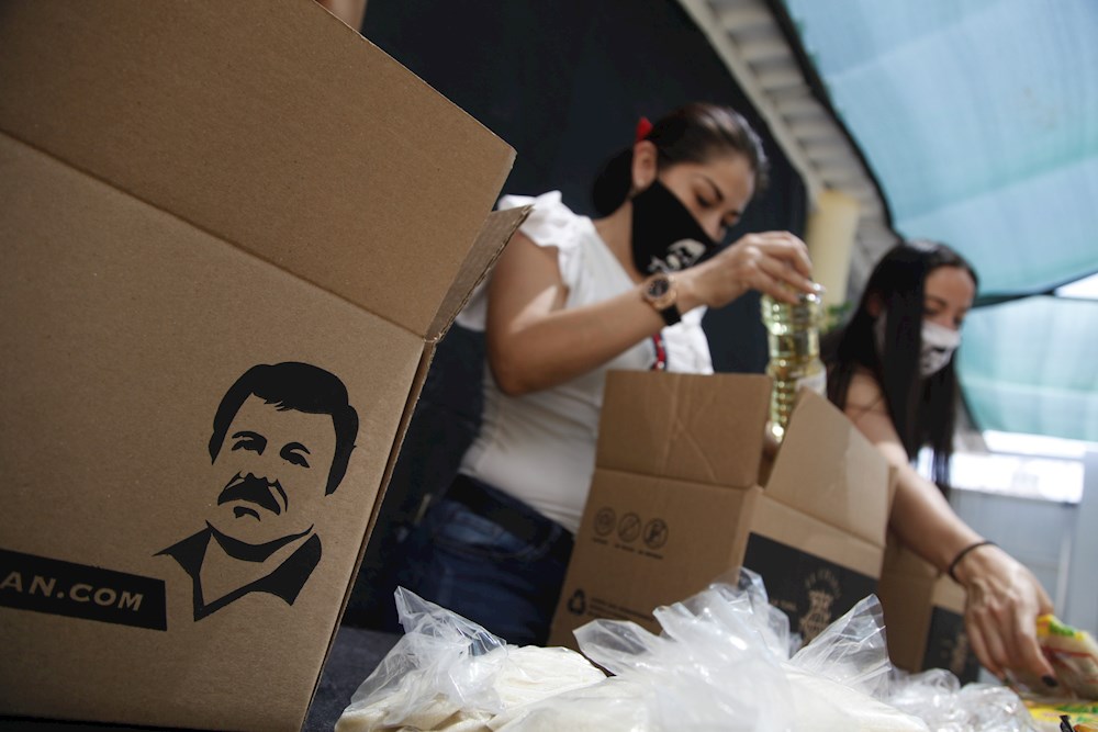Narco aprovecha pandemia para entregar despensas del Chapo
