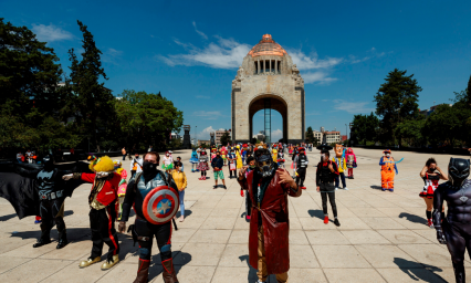 Artistas urbanos recorren calles de CDMX en busca de apoyos