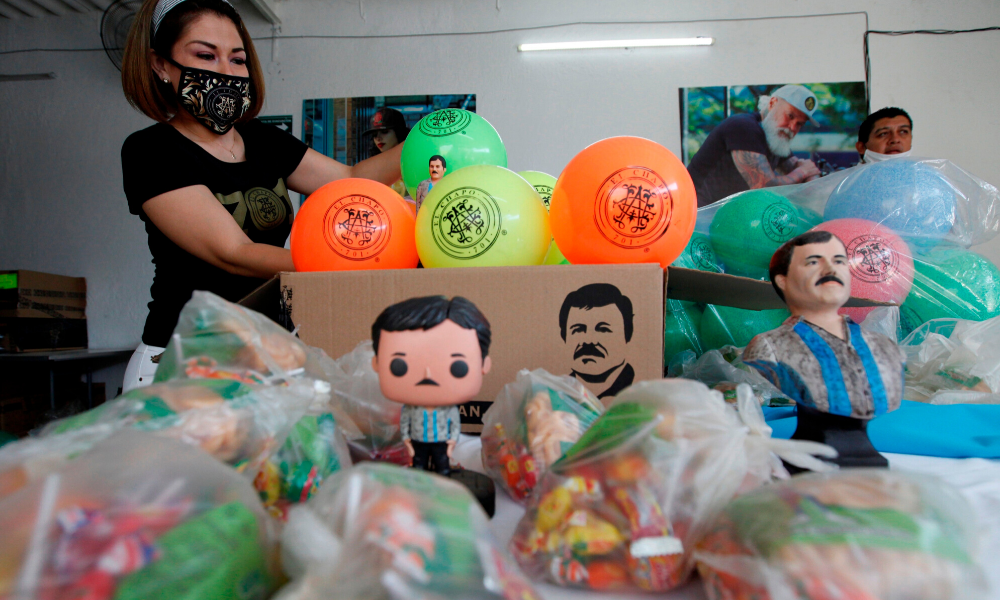 Hija del Chapo regala juguetes en Jalisco