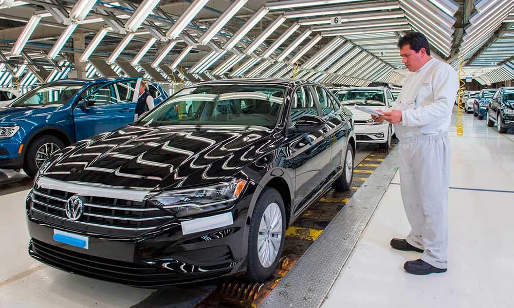 Gobierno de AMLO reactivará Volkswagen y Audi el 18 de mayo
