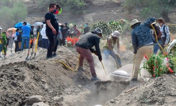 Pandemia fuerza a ampliar cementerio en Ciudad de México