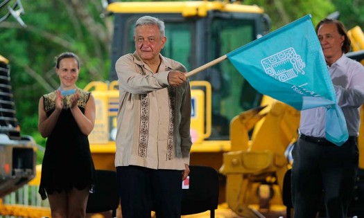 AMLO da banderazo de inicio al Tren Maya