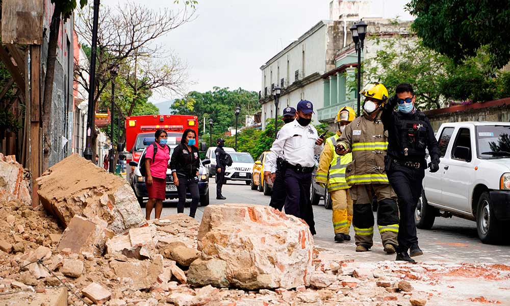 Eleva a 10 las muertes por el sismo en Oaxaca