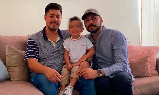 Mitad de mexicanos, a favor que parejas LGBT adopte: encuesta