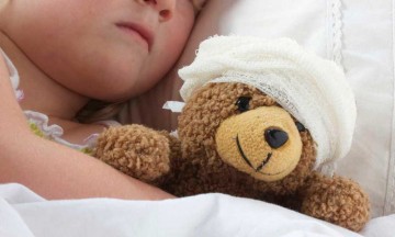 Padres de niños con cáncer siguen esperando fármacos en México