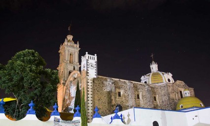 ¡Peeero que modernos! En Morelos celebran la misa desde el auto