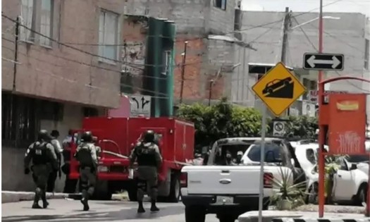 Queman dos casas y un taller de motos en Celaya, Guanajuato