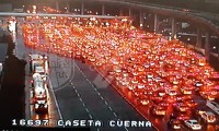 ¿Y la cuarentena apá? Automovilistas saturan caseta de la México-Cuernavaca