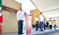 AMLO inicia homenajes diarios para víctimas de COVID-19 en México