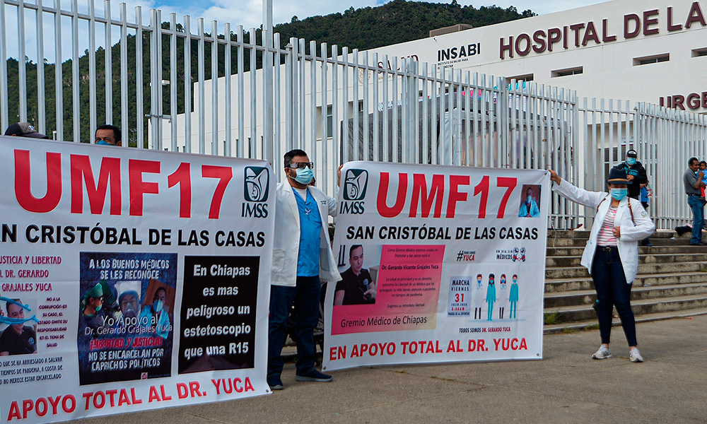 Marchan en Chiapas para exigir libertad de médico
