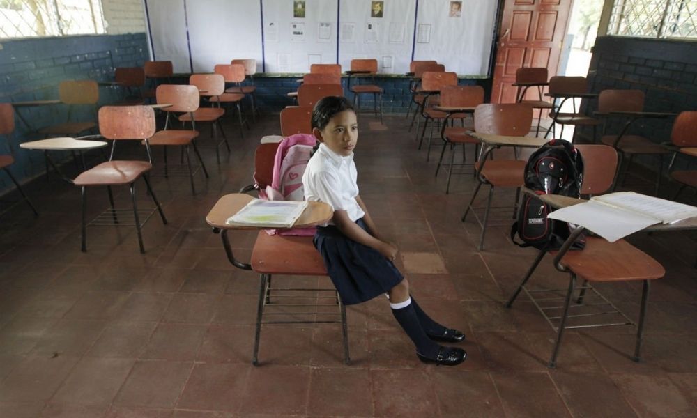 Renuncian a la escuela 2.5 millones de estudiantes por pandemia