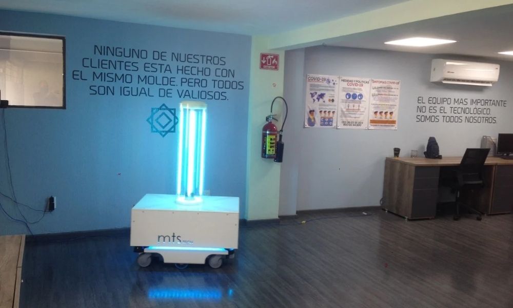 En Jalisco hospitales lucharan contra el coronavirus de la mano de un robot 