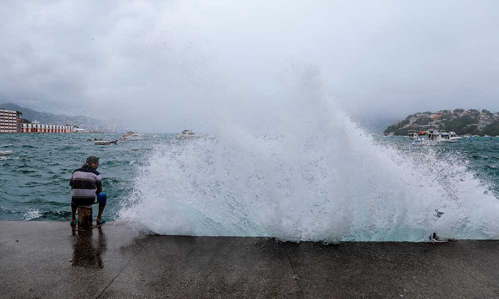 La tormenta Elida se fortalece en las costas de México