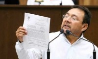 Diputado morenista de Yucatán inventa y propone castigar el “hombricidio”