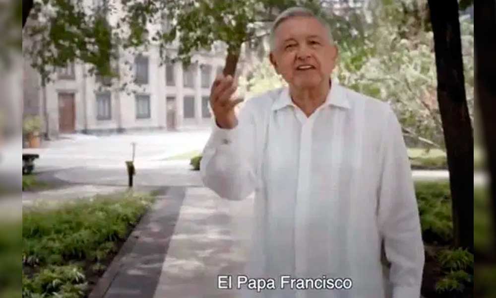 INE ordena a López Obrador retirar anuncio por citar al Papa