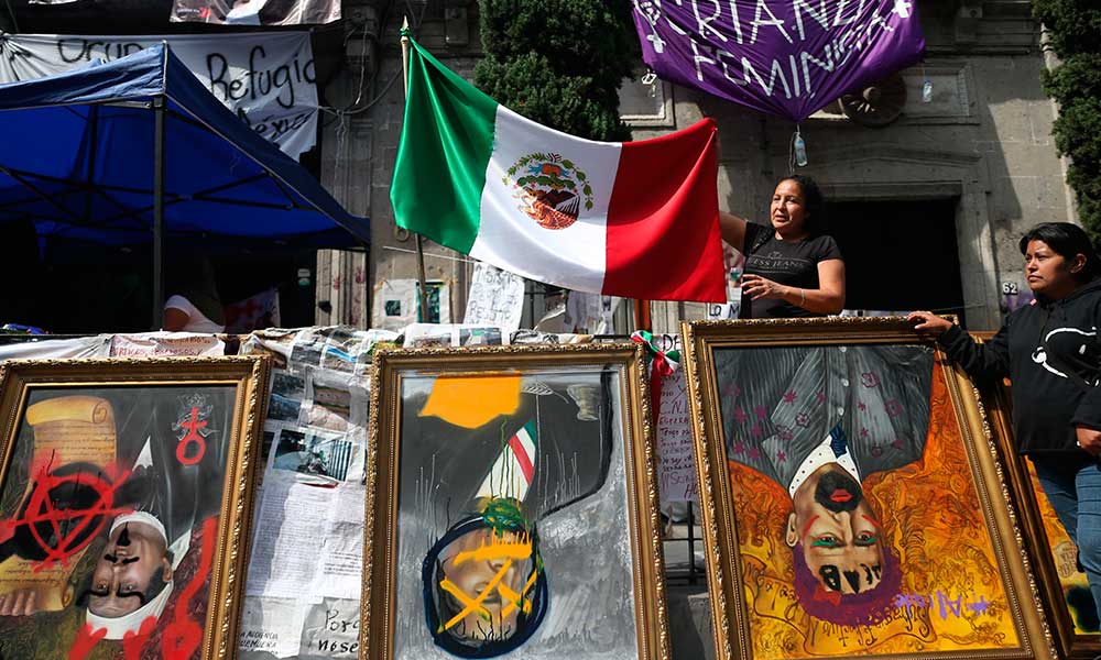 López Obrador dice que protesta de mujeres es una ‘exageración’