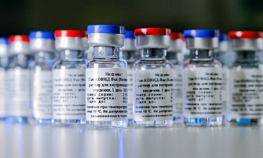 Llega en noviembre a México vacuna rusa con 32 millones de dosis