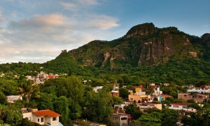 Morelos pasa de naranja a amarrillo; turismo de Tepoztlán se reactiva