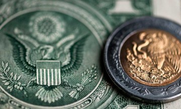 Peso mexicano sigue ganando fuerza; se cotiza a 21.07 frente al dólar