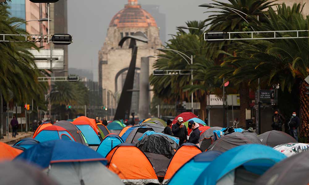 Sheinbaum no evacuará a manifestantes acampados contra López Obrador