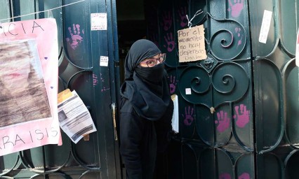 Se cumple un mes de la ocupación feminista en la CNDH