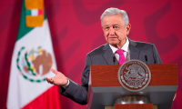 López Obrador promete libertad de expresión a nuevo frente opositor