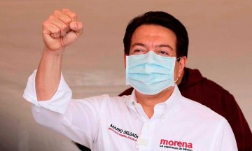 Mario Delgado gana la contienda para liderar Morena