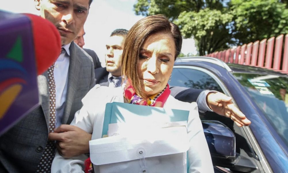 Lanza Rosario Robles carta donde acusa a la FGR de tenerla como rehén