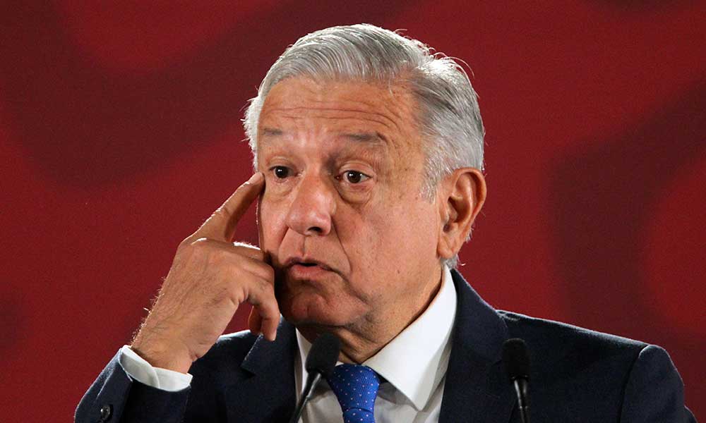 La aprobación de López Obrador baja al 59 % en octubre, según un sondeo