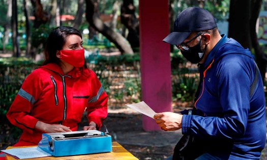 Una máquina de escribir para cambiar vidas de personas vulnerables en México