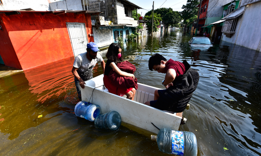 México se pone en alerta por frente frío y tormenta tropical en el mar Caribe