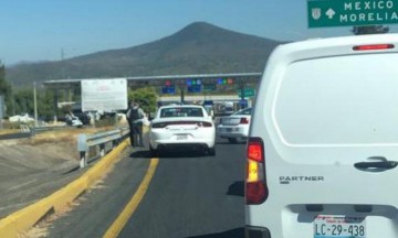 Detienen a 66 normalistas por ataque a caseta en Michoacán