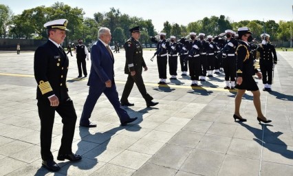 AMLO agradece a la Marina el apoyo contra la pandemia